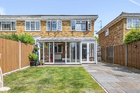 9 Bates Walk, Addlestone, KT15 2DQ