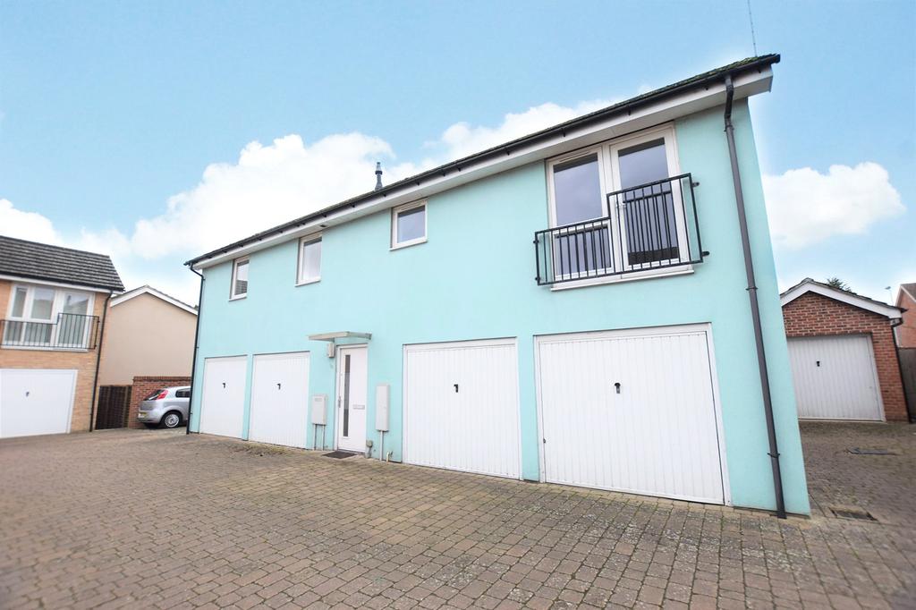 Vulcan Drive, Bracknell, Berkshire, RG12 2 bed detached house £1,100