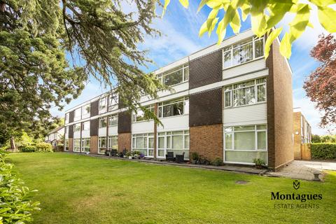 16 Fir Trees, Epping, CM16 6SJ