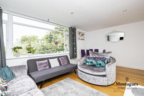 16 Fir Trees, Epping, CM16 6SJ