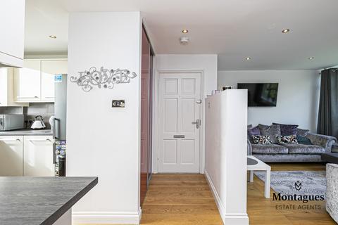 16 Fir Trees, Epping, CM16 6SJ
