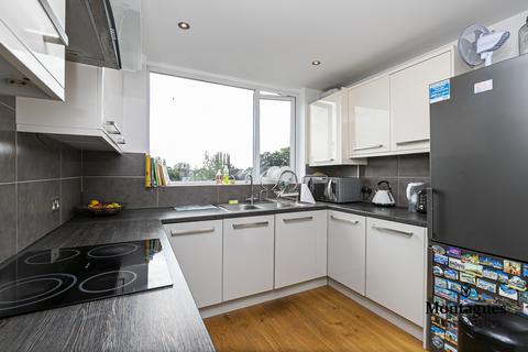 16 Fir Trees, Epping, CM16 6SJ