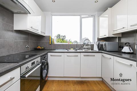 16 Fir Trees, Epping, CM16 6SJ