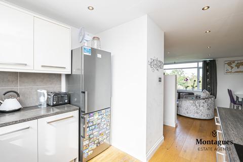 16 Fir Trees, Epping, CM16 6SJ