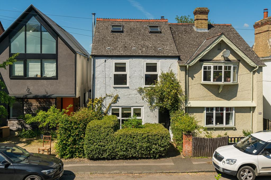 Elmthorpe Road, Wolvercote, Oxford, Oxfordshire, OX2 3 bed semi