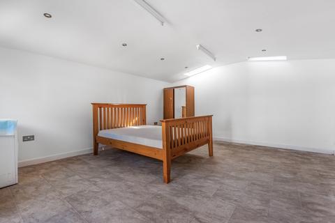 29 Green Way, London, SE9 5SZ
