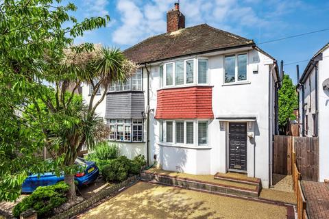 26 Ashdale Road, London, SE12 9ND
