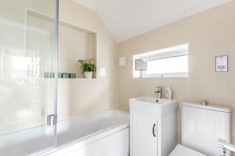 26 Ashdale Road, London, SE12 9ND