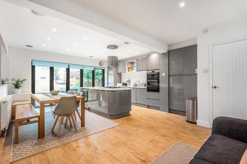 26 Ashdale Road, London, SE12 9ND