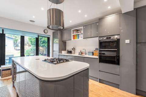 26 Ashdale Road, London, SE12 9ND