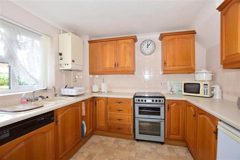 18 Bradshaw Close, Upchurch, Sittingbourne, ME9 7BW