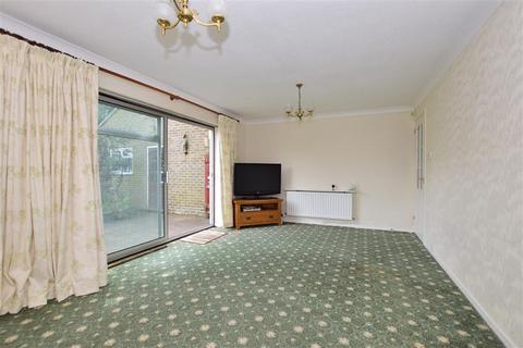 18 Bradshaw Close, Upchurch, Sittingbourne, ME9 7BW