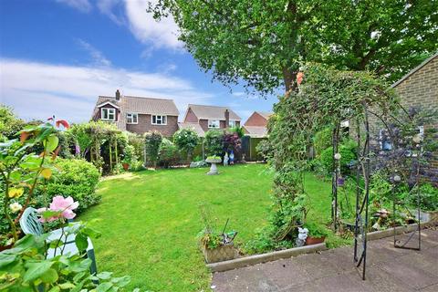 18 Bradshaw Close, Upchurch, Sittingbourne, ME9 7BW