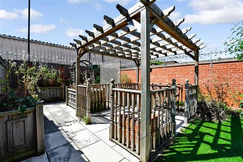 40 East Road, Welling, DA16 3DT