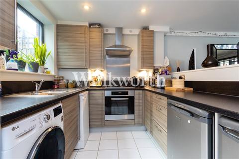 52 Leverton Close, London, N22 7BT