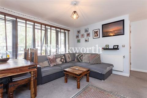 52 Leverton Close, London, N22 7BT