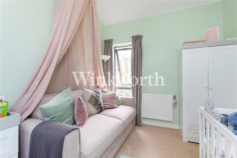 52 Leverton Close, London, N22 7BT