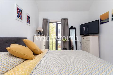 52 Leverton Close, London, N22 7BT