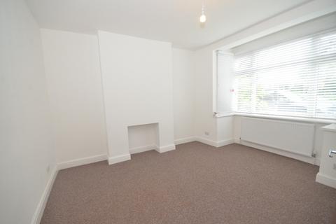 3 bedroom flat to rent, Carnforth Road, Streatham, London, SW16