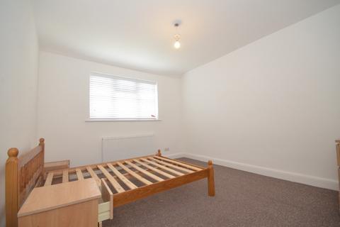 3 bedroom flat to rent, Carnforth Road, Streatham, London, SW16