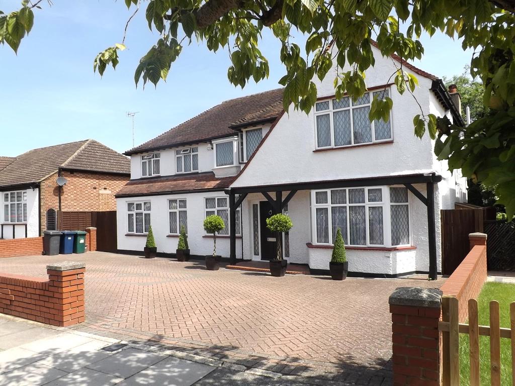 GLENDALE AVENUE, EDGWARE HA8 5 bed detached house - £1,250,000