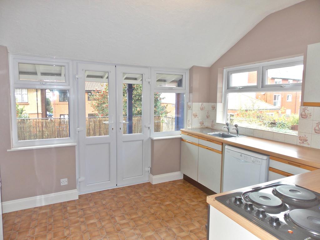 Leopold Road, Felixstowe 1 bed flat £595 pcm (£137 pw)