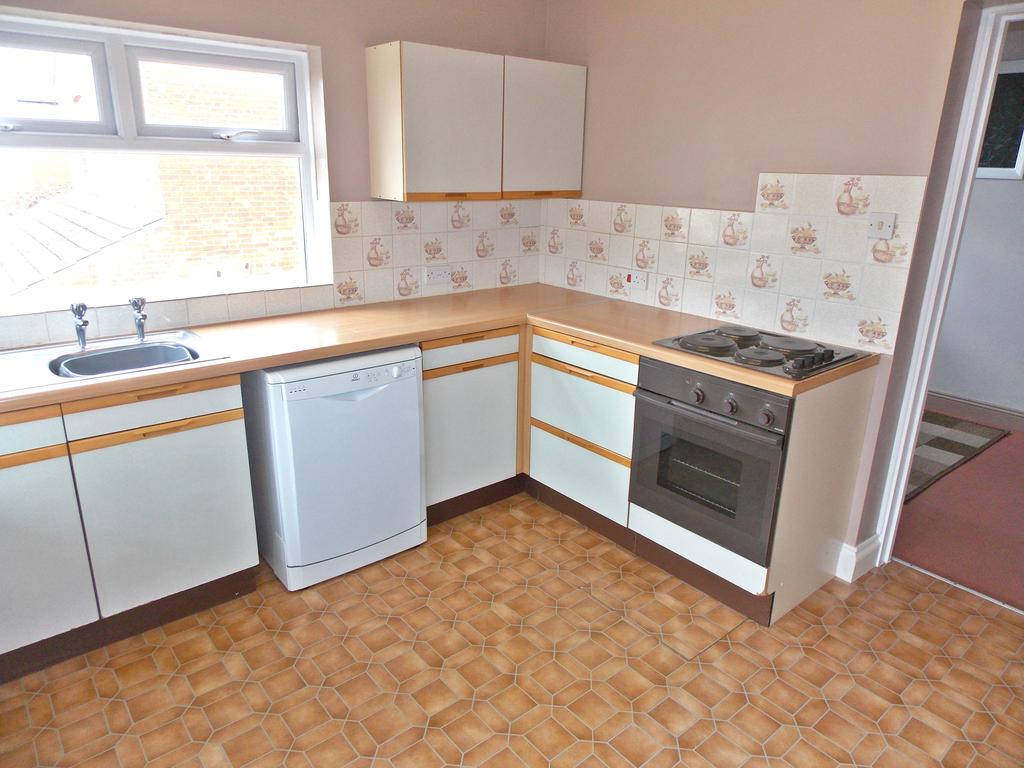 Leopold Road, Felixstowe 1 bed flat £595 pcm (£137 pw)