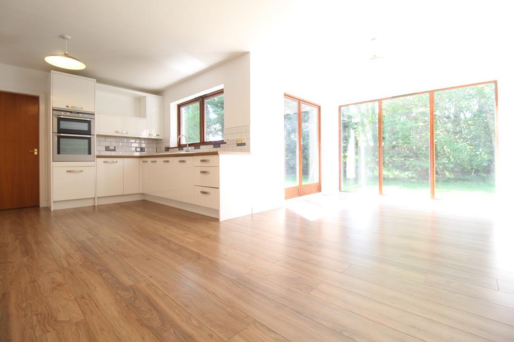 Kitchen dining
