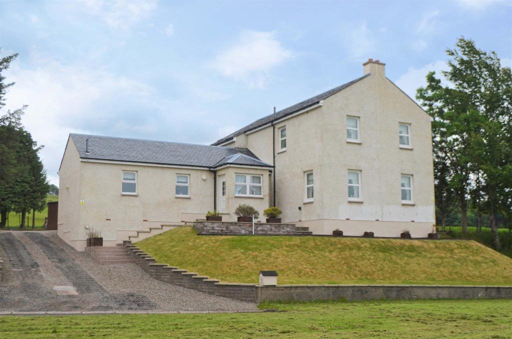 Main Road, Cardross, Dumbarton, G82 5HG 4 bed detached house £420,000