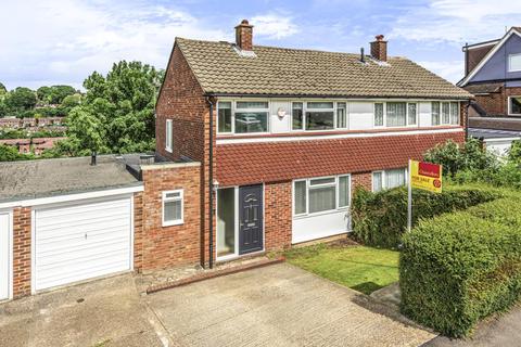 38 Chapmans Crescent, Chesham, HP5 2QT
