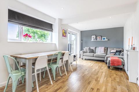 38 Chapmans Crescent, Chesham, HP5 2QT
