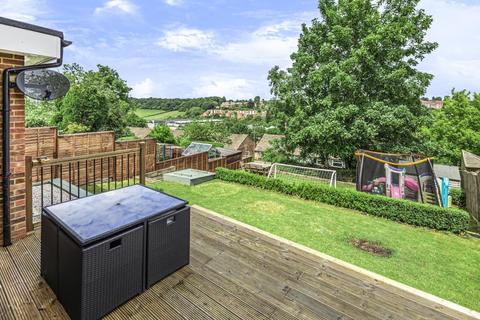 38 Chapmans Crescent, Chesham, HP5 2QT