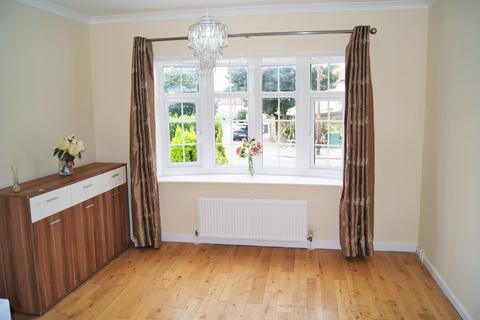 3 bedroom terraced house to rent, Shroffold Road, Downham, Bromley, BR1