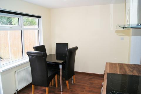 3 bedroom terraced house to rent, Shroffold Road, Downham, Bromley, BR1