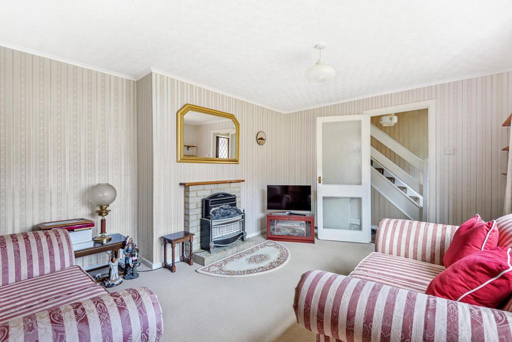 Franklands Drive, Rowtown, Addlestone, KT15 4 bed terraced house £475,000