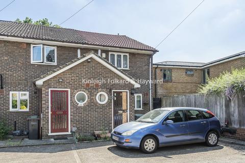 12 Honley Road, London, SE6 2HZ