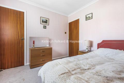 12 Honley Road, London, SE6 2HZ