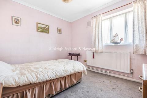 12 Honley Road, London, SE6 2HZ