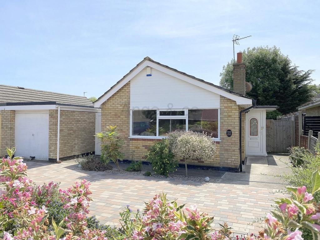 Colville Road, Oulton Broad, Lowestoft 3 bed detached bungalow for sale £235,000