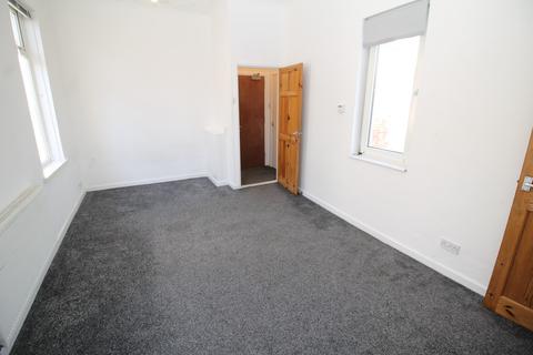 Studio for sale - New Road, North End