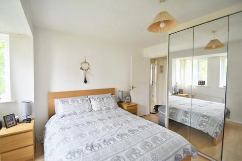 1 bedroom flat for sale, Walton On Thames