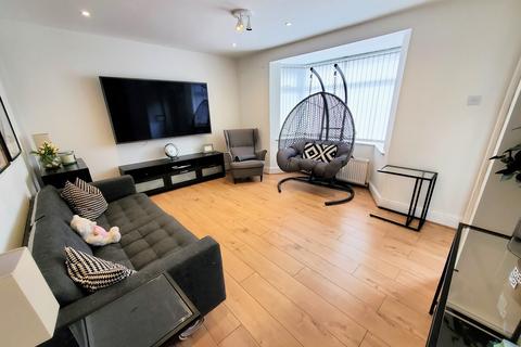 39 Fenside Road, Manchester, M22 4PW