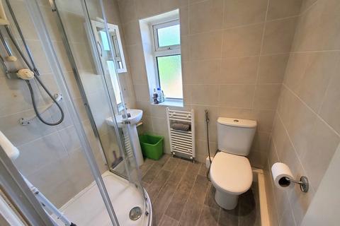 39 Fenside Road, Manchester, M22 4PW