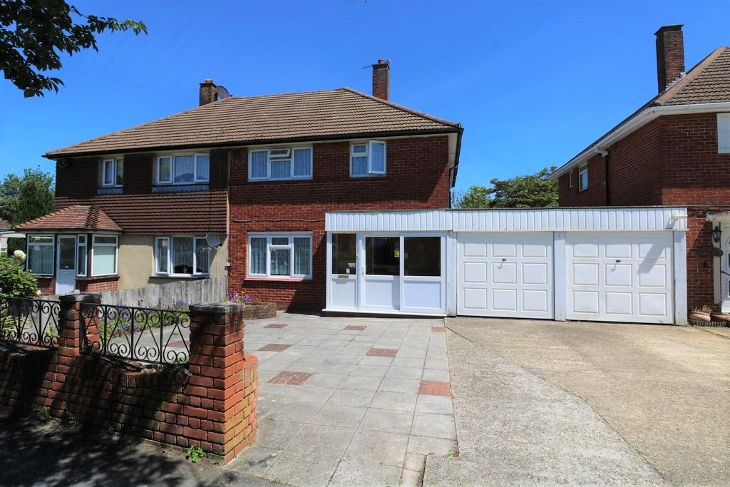 Homestead Way, New Addington, Croydon 3 bed semidetached house £400,000