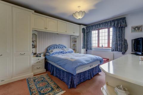 67 Priest Meadow Close, Astwood Bank, Redditch, B96 6HT