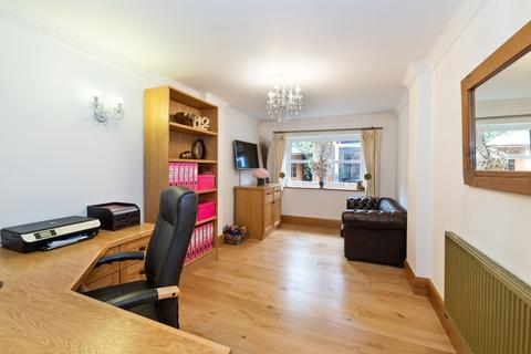 1 Erw Lan, St Asaph, LL17 0LZ