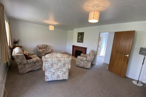 10 Gregory Close, Bow, Crediton, EX17 6LR