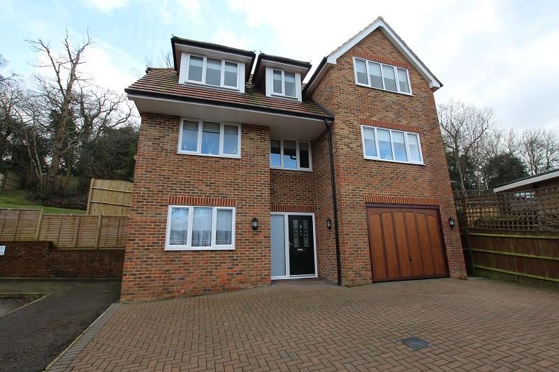 Eisenhower Drive, St. Leonardsonsea, East Sussex. TN37 7TQ 5 bed