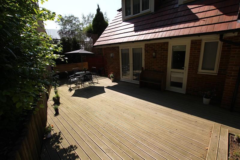Eisenhower Drive, St. Leonardsonsea, East Sussex. TN37 7TQ 5 bed