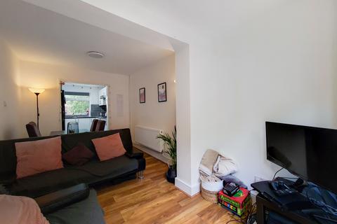 9 Bushey Down, London, SW12 9JW